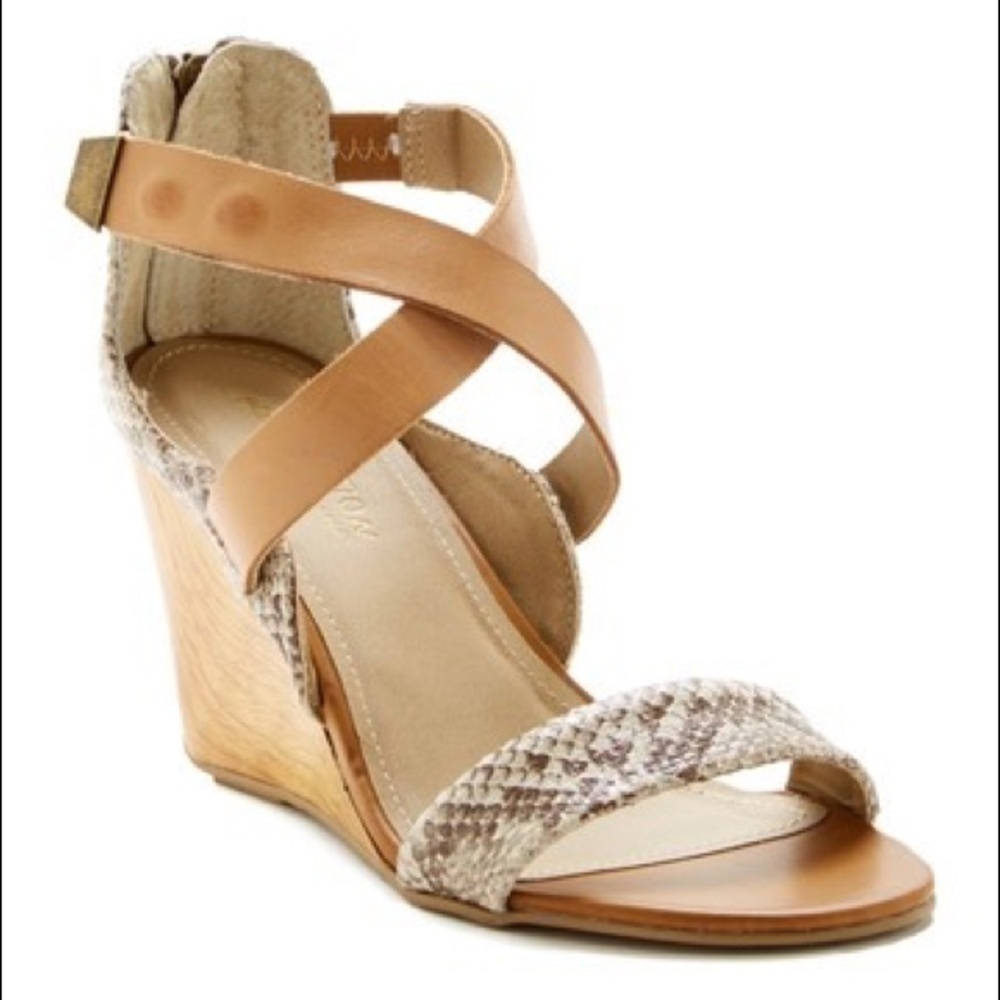 Kenneth Cole Reaction Oh Ava Wedge Sandals